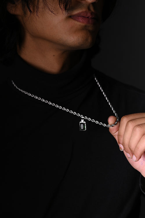GREEN EMERALD PENDANT WITH ROPE CHAIN