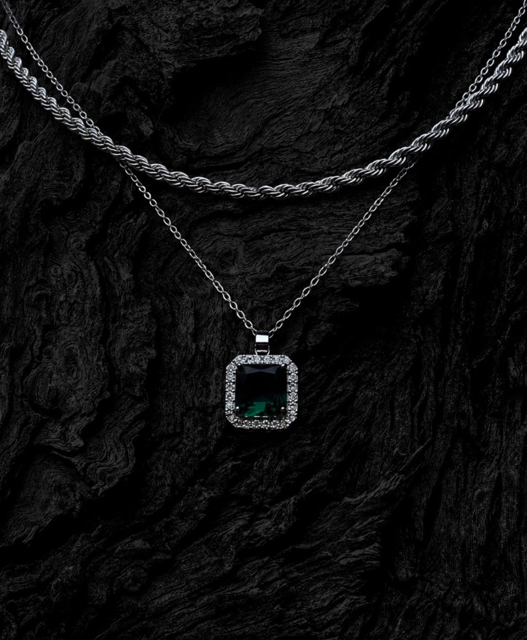 ROPE CHAIN WITH GREEN SQUARE EMERALD PENDANT