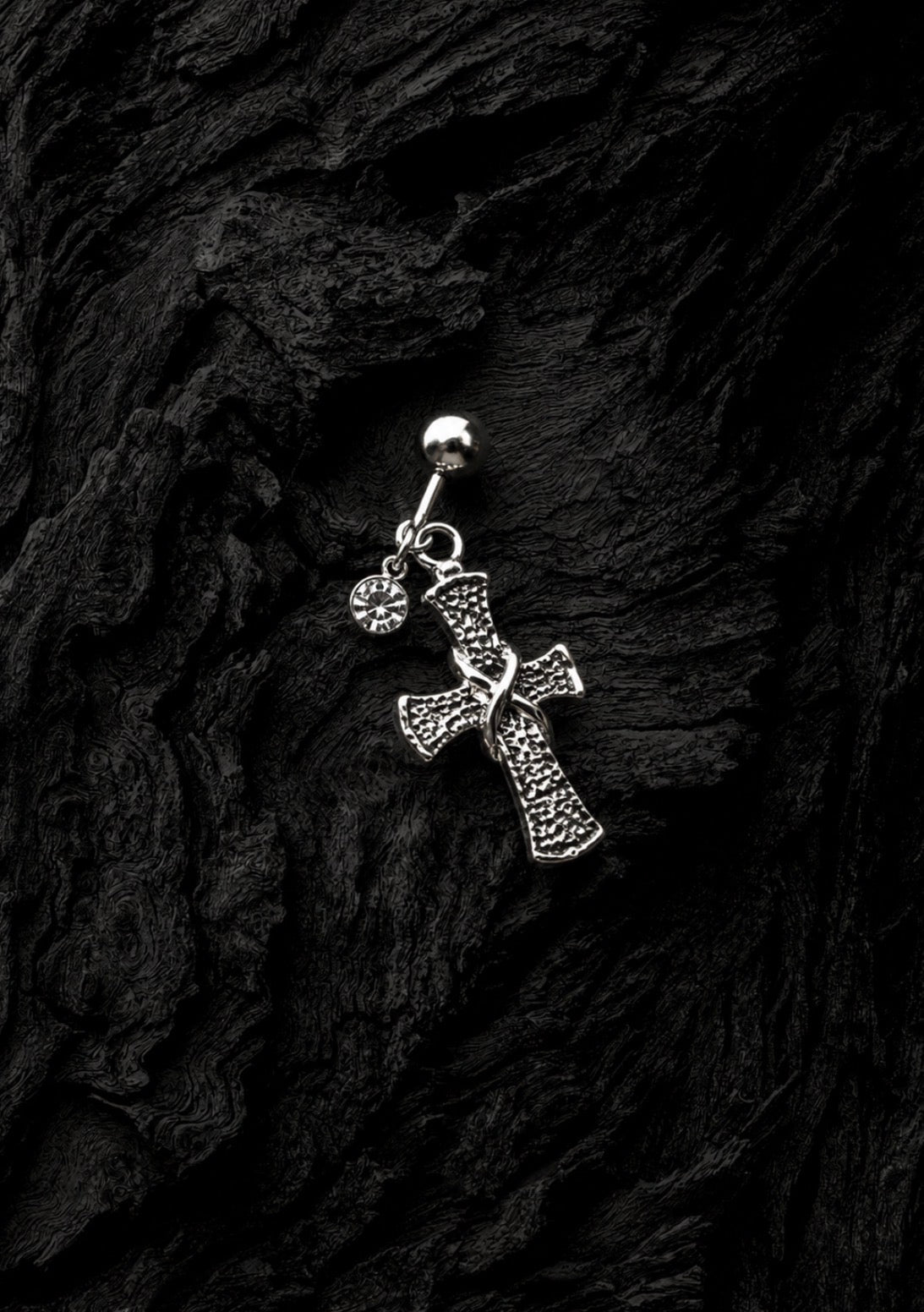 NIOR HANGING HOLLYCROSS STUD