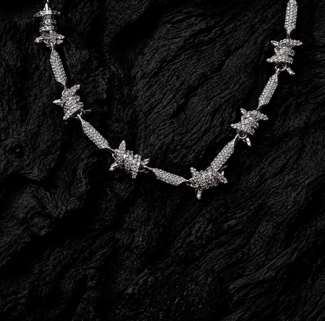ICEDOUT LINK TRAP NECKLACE